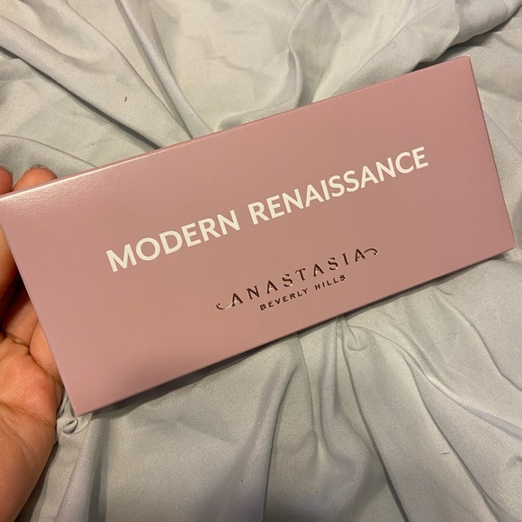 *NEW* Anastasia pallet - Picture 3 of 5